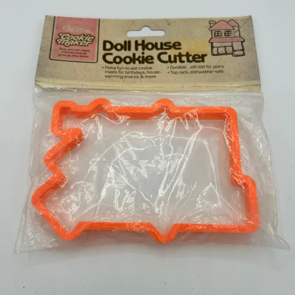 Vintage 1984 Wilton Doll House Cookie Cutter Orange Plastic 2304-131 New Sealed